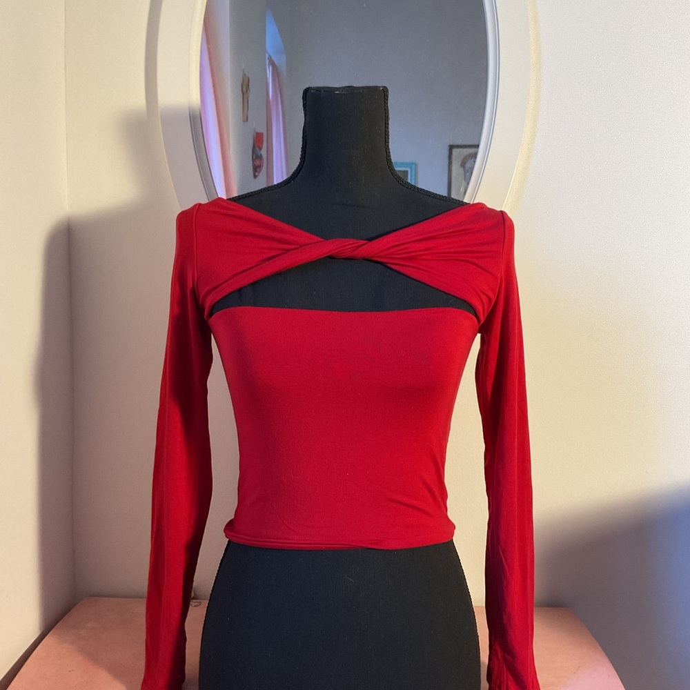 SER.O.YA Bold Red Off-Shoulder Crop Top